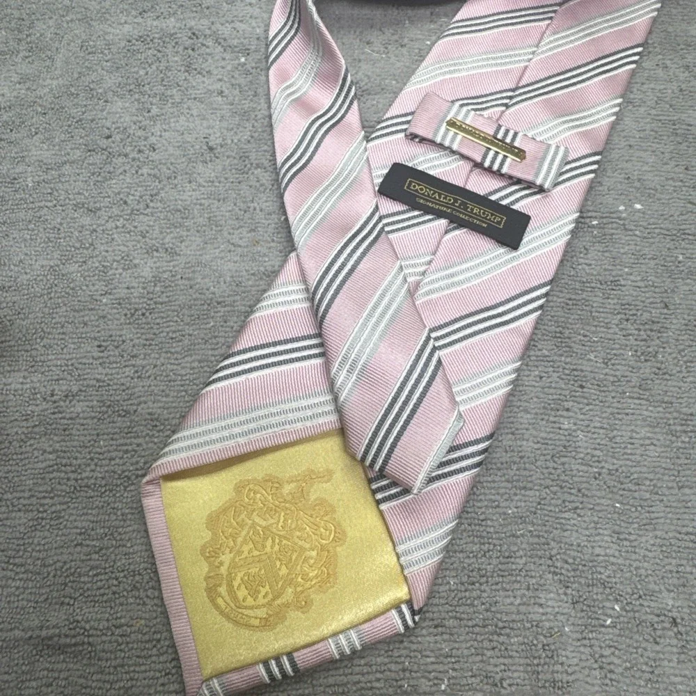 Donald Trump Signature Collection 100% Silk Pink White Gray‎ Striped Gold Bar